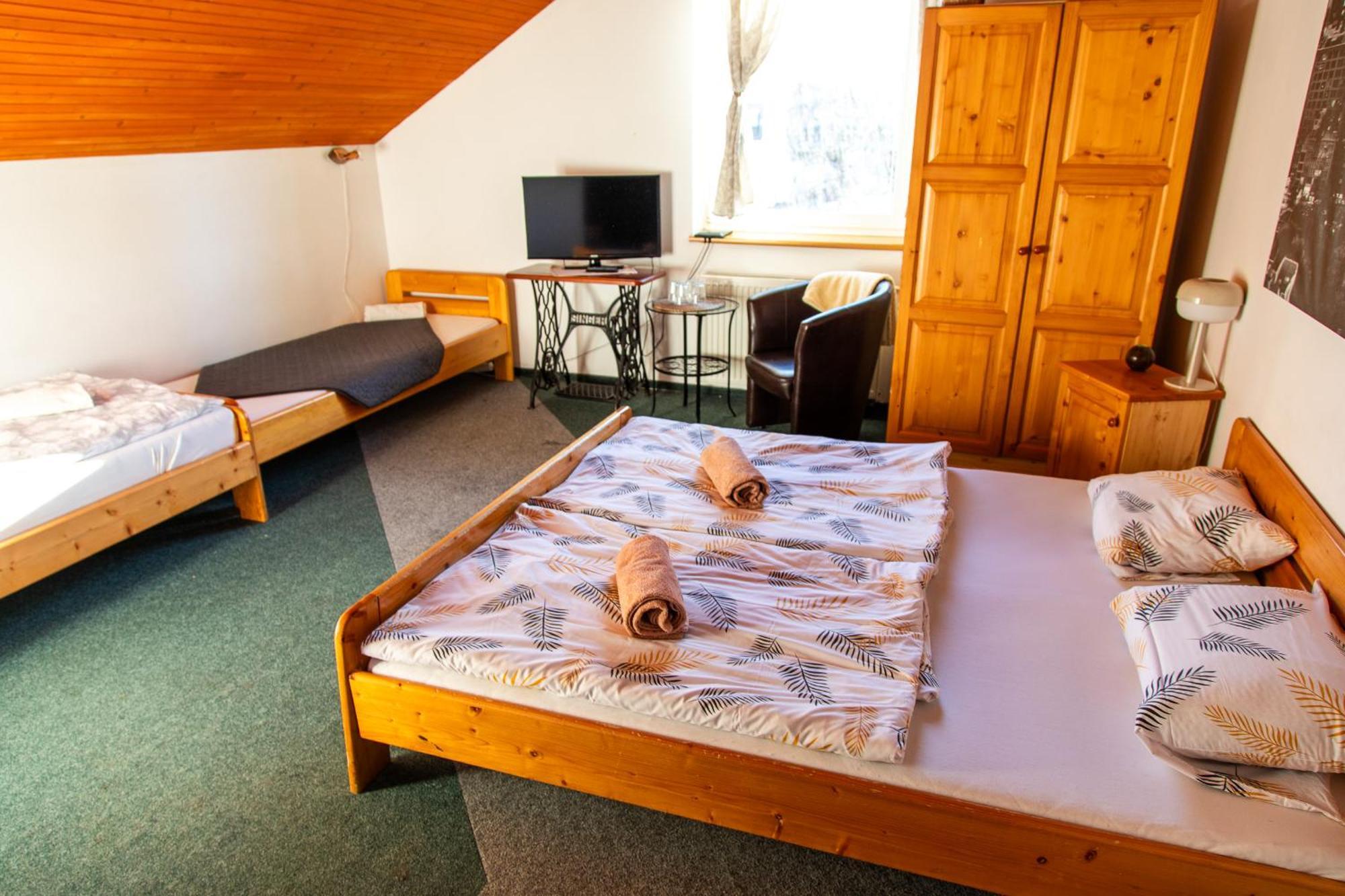 Pension Aqualand Free Parking Poprad Esterno foto