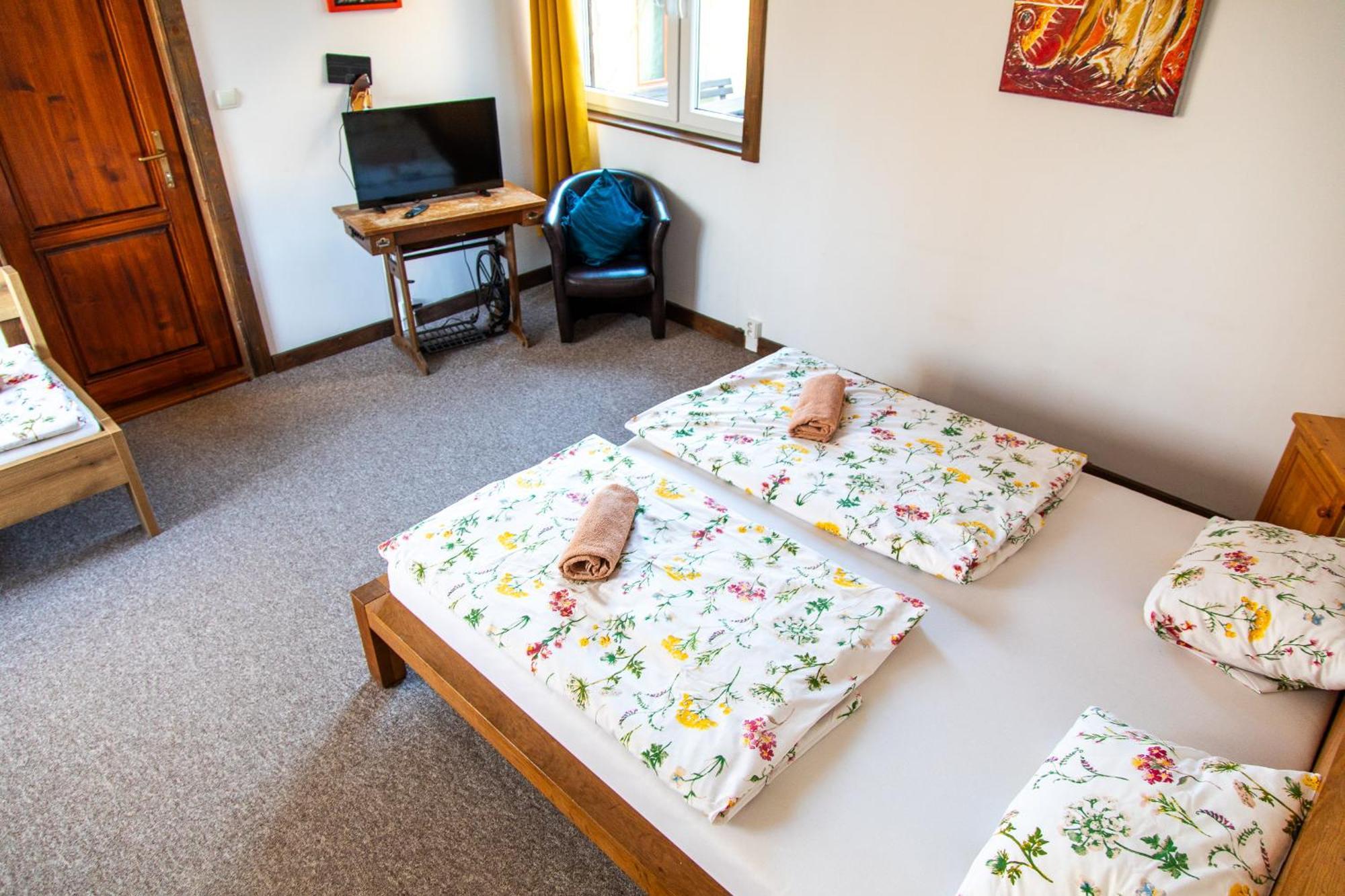 Pension Aqualand Free Parking Poprad Esterno foto